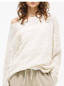 <span class=keywords><strong>Pull</strong></span> en maille ajourée <span class=keywords><strong>blanc</strong></span> élégant - Haut ample à manches longues et <span class=keywords><strong>col</strong></span> <span class=keywords><strong>bateau</strong></span> avec lettrage en relief pour femme - Product Image 2