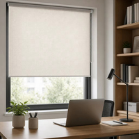 Stores enrouleurs manuels sur mesure en polyester, semi-occultants et filtrant la lumière, pour la maison et le bureau