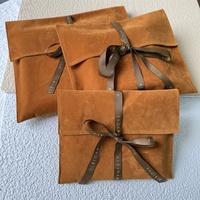 QMS personnalisé imprimé luxe enveloppe velours daim microfibre rabat paquet bijoux cadeau pochette sac en gros