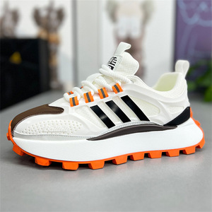 Chaussures de sport pour hommes Dad Shoes, blanc, noir, orange, maille respirante, semelle en caoutchouc, talon moyen, style sport, chaussures de marche - Product Image 1