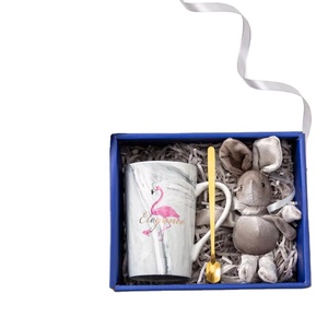 Taza personalizada para el Día de San Valentín, encantadora Taza de cerámica, conjunto de regalo de baño de Navidad para mujer, Toalla de baño de lujo, conjunto de regalo novedoso para mujer - Product Image 1