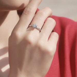 Anello Classico a Sei Punte per Donne, Elegante Gioiello da Indice alla Moda - Product Image 2