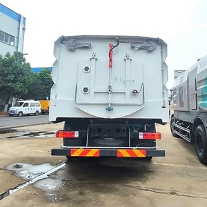 ISUZU 700P 4x2 RHD 9000L Barredora-Lavadora de Calles 4x2 Camión de Barrido de Carreteras en Venta - Product Image 6