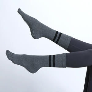 Chaussettes de sport professionnelles Bodhi La pour femmes, automne-hiver, à cinq doigts, à orteils séparés, longues, pour yoga, antidérapantes, à pois sur le dessus - Product Image 4