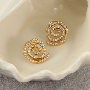 Geometric diamond-studded <b>earrings</b> <b>for</b> <b>women</b>, <b>small</b> and exclusive luxury stud <b>earrings</b>, heart-shaped, fashionable titanium steel - Product Image 3