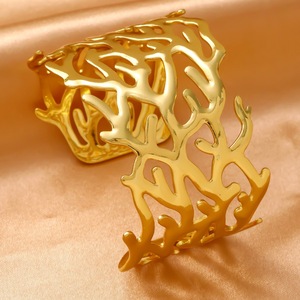 Bestverkochte onregelmatige open armband 316L roestvrij staal 18K verguld waterdicht elegante sieradenset voor modieuze looks - Product Image 4