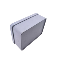Boîte à biscuits rectangulaire avec charnière, qualité alimentaire, logo en relief, recyclable, 133x95x55mm, vernis brillant pour emballage et usage artisanal