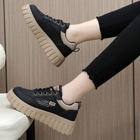 Baskets légères à lacets à semelle souple pour femme, nouvelle collection 2026, style Ins, chaussures de skate tendance, semelle épaisse, rehaussantes