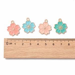 Pandahall 100pcs Liontin Enamel Paduan Warna Campuran Emas Muda Motif Bunga Sakura - Product Image 3