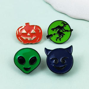 Broche <span class=keywords><strong>de</strong></span> aleación esmaltada con diseño <span class=keywords><strong>de</strong></span> cabeza <span class=keywords><strong>de</strong></span> demonio alienígena <span class=keywords><strong>de</strong></span> Halloween, estilo caricatura, calabaza, <span class=keywords><strong>bruja</strong></span>, insignia <span class=keywords><strong>de</strong></span> terror, accesorio <span class=keywords><strong>de</strong></span> personalidad - Product Image 2