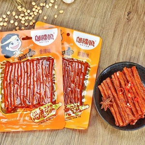 Famosos bocadillos chinos Halal Latiao, tiras de carne vegetariana con gluten picante fritas y empaquetadas en una bolsa - Product Image 3