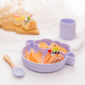 Babero de silicona para bebés Ventosa Alimentación para niños Placa de cordero Tenedor Cuchara Paquete de cinco piezas - Product Image 4