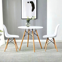 Table à manger ronde en plastique imperméable au design moderne et épuré pour la maison, l'appartement, le balcon, les salles de conférence et l'usage commercial – Mobilier de salle à manger