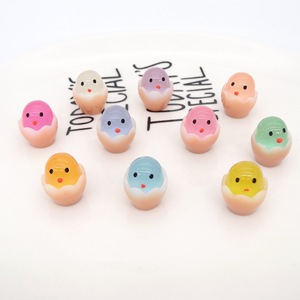 Nuevos Accesorios de Resina con Diseño de Huevos de Cáscara Rota que Brillan en la Noche, Modelo de Micropaisaje Creativo DIY, Lindos Juguetes de Dibujos Animados que Brillan en la Oscuridad - Product Image 1