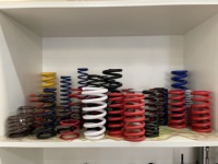 Peredam kejut mobil Sumo Springs penuh warna kustom suspensi 75B, bahan 85B per koil penurun