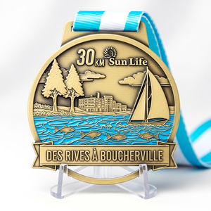Médaille Scénique Plaquée Bronze Antique avec Paysage 3D et Motif Rivière en Émail Doux pour les Événements 30KM Des Rives à Boucherville - Product Image 1