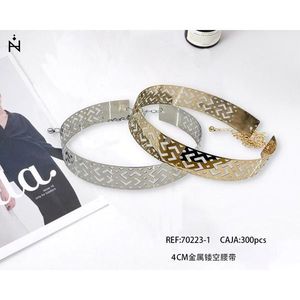 Cinturón de Metal Calado de 4 cm de Ancho con Diseño Hueco para Mujer, Accesorio de Moda - Product Image 1