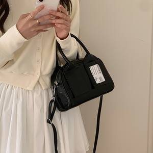 Korean Style <b>Sweet</b> Pillow <b>Bag</b> Green Zipper Closure Crossbody <b>Bag</b> For Everyday Outfits - Product Image 4