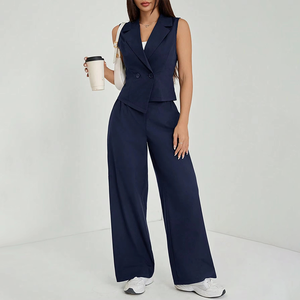 Completo Estivo da Donna in Due Pezzi: Blazer Senza Maniche e Pantaloni a Gamba Larga, Elegante e Ecologico per l'Ufficio - Product Image 4