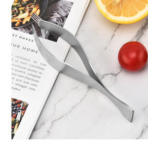 <span class=keywords><strong>Pince</strong></span> à épiler en acier inoxydable de haute qualité Offre Spéciale outil de cuisine <span class=keywords><strong>pour</strong></span> l'enlèvement des os de poisson Clips de ramassage en métal - Product Image 5