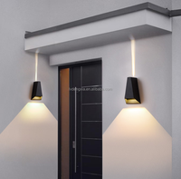 Lampe murale LED moderne en aluminium étanche Base en aluminium Lampe de porche avec lumières haut/bas pour chambre à coucher Patio Maison Garage