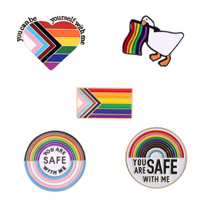 Spille colorate con cuore arcobaleno in smalto per il mese dell'orgoglio gioielli in lega al sicuro con Me laurea per amore spilla positiva - Product Image 3