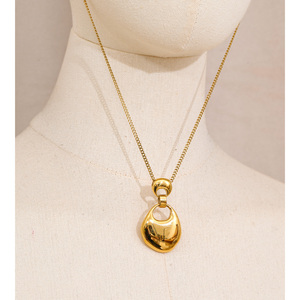 Collana con pendente JINYOU 2062 minimalista in acciaio inossidabile placcato oro, catena lunga, gioiello moderno e di tendenza. - Product Image 3