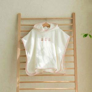Serviettes Poncho pour Enfants en Tissu 100% Coton, Couleur Unie, Carrées, Personnalisables, Confortables, Douces pour la Peau, Très Absorbantes, Vente en Gros - Product Image 2