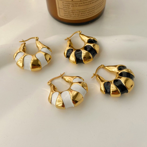 <span class=keywords><strong>Orecchini</strong></span> Artistici in <span class=keywords><strong>Acciaio</strong></span> Inossidabile con Design Circolare Bianco e Nero a Goccia d'Olio, Forma Geometrica Traforata per Ragazze, Vendita all'Ingrosso - Product Image 2