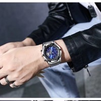 Montre à quartz pour homme, style nouveau, tendance, de haute qualité, avec calendrier, bracelet en acrylique, non mécanique