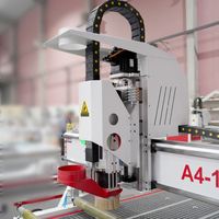 Máquina de Grabado Personalizada Modelo A4-1325-C8-Pro con Cambiador de Herramientas de Disco y Rodillo de Presión para Paneles Perforados