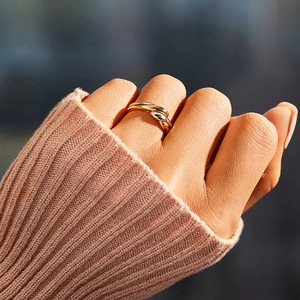 Nuevo Anillo de Dedo Elegante de Dos Tonos, Joyería Creativa para Mujer con Baño Electrolítico - Product Image 4