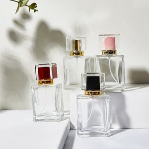 Botella de Perfume de Vidrio Transparente Cuadrada de Lujo, Recargable, con Atomizador de Rosca, en Stock - Product Image 1