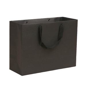 Bolsa de Papel de Alta Calidad con Logotipo Personalizado Impreso para Promoción en Supermercados y Embalaje de Regalos/Ropa, Reciclable, con Asa Larga - Product Image 4