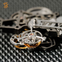 Mouvement tourbillon squelette complet, ouverture à 6 heures, mécanisme tourbillon automatique, réserve de marche de 45 heures, montre personnalisée