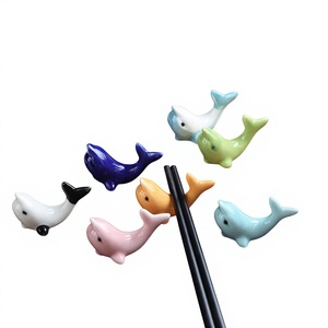 Adorno de Porcelana con Forma de Delfín, Estilo Japonés ZAKKA, Porta Palillos para Hoteles, Restaurantes y Uso Doméstico - Product Image 1