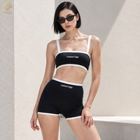 Ensemble de sport 2 pièces pour femme : Soutien-gorge de sport bandeau à col carré et bretelles réglables, et short cycliste taille haute à bordure contrastante