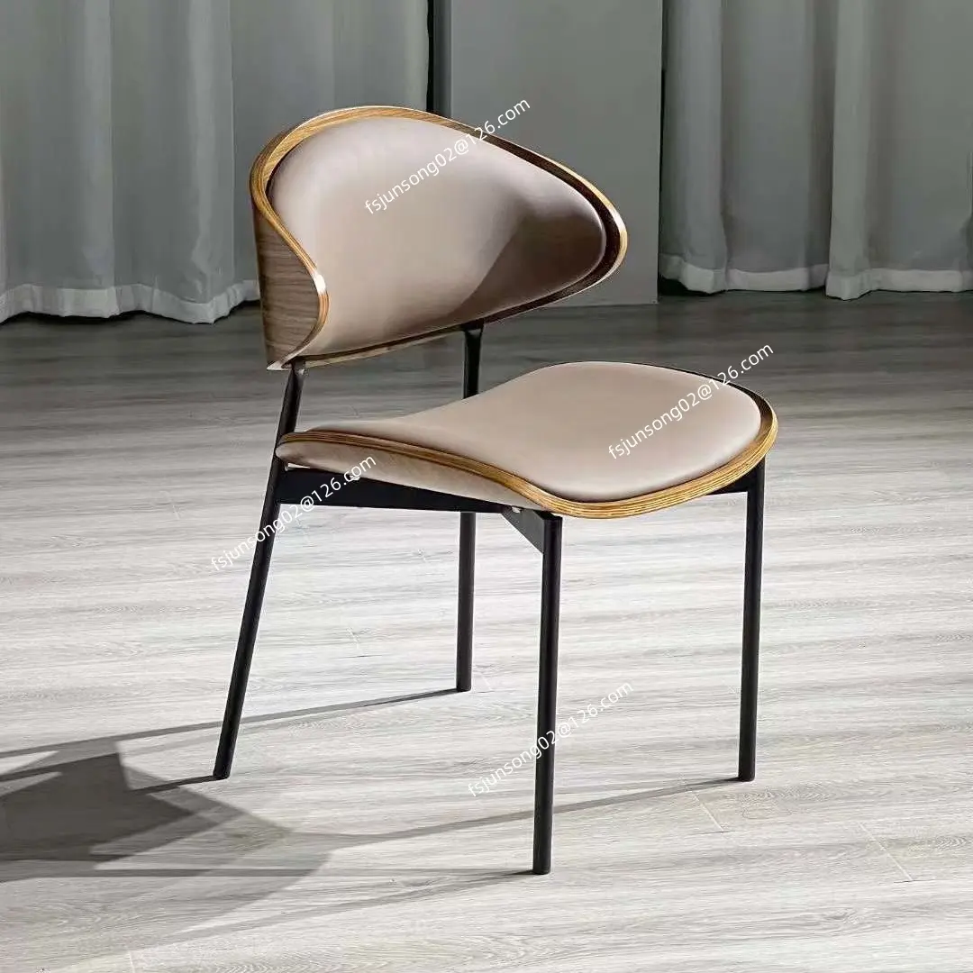JS NC01 Moderner Restaurant-Esszimmerstuhl Hotel Esszimmer Kunstleder Oberfläche-Stuhl mit schwarzen Metallbeinen Küchenmöbel