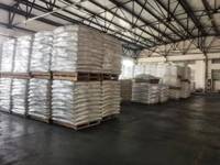 Bubuk Resin Fenolik Kelas Industri 2123 Daya Rekat Baik Bahan Baku untuk Alat Abrasif Pelapis Rem Otomatis Komposit Gesekan