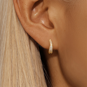 Aros Minimalistas de Oro y Plata Hipoalergénicos, Cómodos de Usar, con Circonita Cúbica Premium, Elegancia Clásica, Joyería Fina para Mujer - Product Image 2