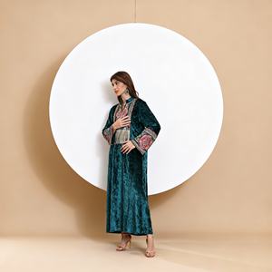 Robe Abaya de Soirée Élégante en Polyester avec Strass Thermocollants de Luxe pour Femmes Musulmanes – Vente en Gros Personnalisée - Product Image 3