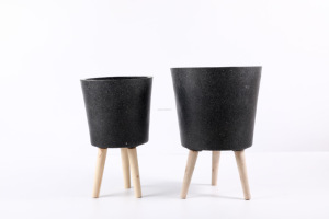 Pot de fleurs minimaliste en béton avec pieds en bois, jardinière pour plantes d'intérieur, décoration pour la maison - Product Image 5