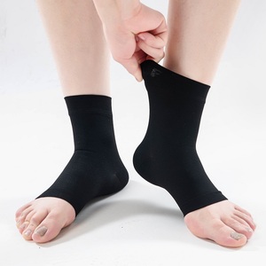 Chaussettes de compression et manchon de cheville pour le soulagement de la fasciite plantaire, de la tendinite d'<span class=keywords><strong>Achille</strong></span> et des épine calcanéenne - Compression 20-30 mmHg pour la vie quotidienne - Product Image 2