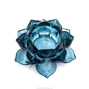 Petits lots de vente au détail Bougie chauffe-plat Fleur de lotus Bougie en <span class=keywords><strong>verre</strong></span> de luxe Porte-bougie Candélabres Centre de table décoratif pour la maison - Product Image 3