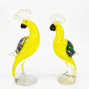 Sculpture de perroquet en verre soufflé à la main, glaçure rouge vif, décoration de table, art populaire - Product Image 1