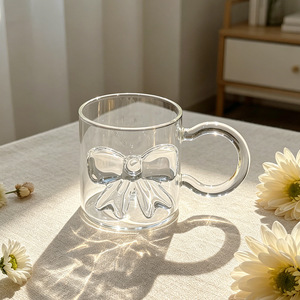 Tasse <span class=keywords><strong>à</strong></span> <span class=keywords><strong>eau</strong></span> transparente en <span class=keywords><strong>verre</strong></span> borosilicate <span class=keywords><strong>rose</strong></span> de luxe léger avec grand nœud, poignée et design moderne, résistante aux hautes températures - Product Image 2