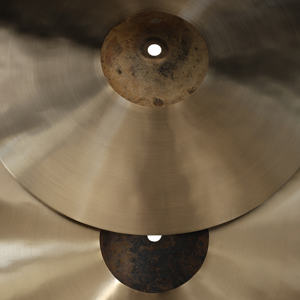 Conjunto de 4 Peças de Pratos de Bateria Artesanais em Bronze B20 Qualidade Profissional: Hi-Hat de 14'', Crash de 16'' e Ride de 20'' para Estúdio e Palco - Product Image 6