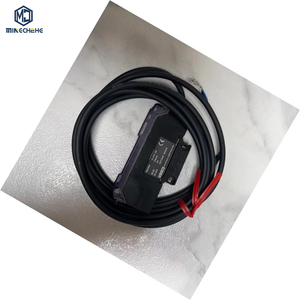 Amplificateur à fibre optique LED verte haute puissance FS-V21G avec prévention de la saturation pour la détection de marques de couleur dans l'automatisation industrielle - Product Image 1