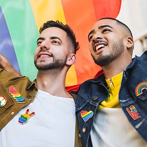 Arc-en-ciel fierté drapeau émail broches lesbienne Gay <span class=keywords><strong>LGBT</strong></span> allié broche bisexuel broche hommes femmes transgenre métal artisanat vêtements sacs chapeaux - Product Image 6