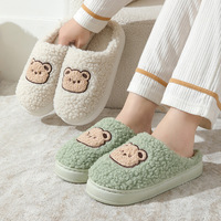 Chaussons d'hiver en coton brodés motif ours de dessin animé pour hommes et femmes, nouveaux, confortables, pour la maison, vente en gros